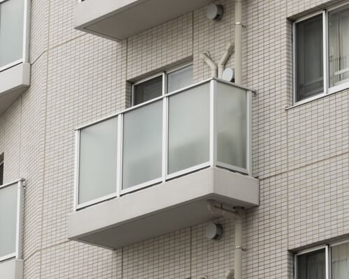 ビルやマンションの管理者は必見！外壁タイルの剥落防止の重要性
