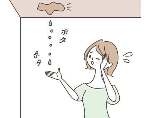 雨漏りで困っている女性